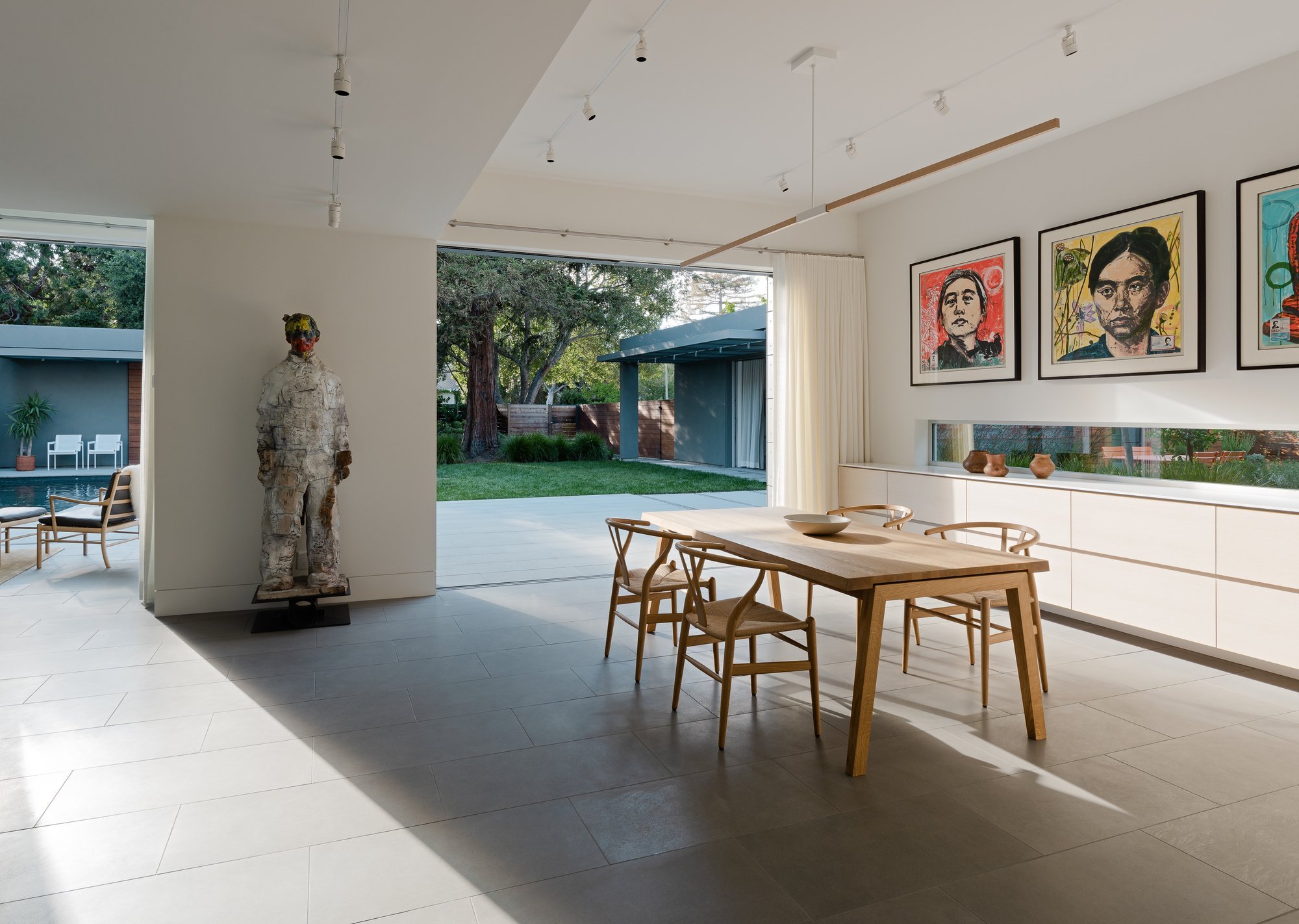 Moderní dům plný umění