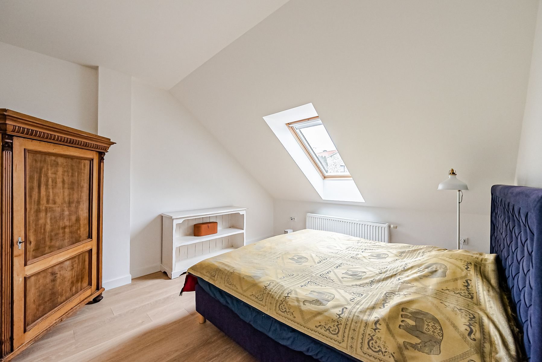 Nadčasový rodinný dům nedaleko Hostivických rybníků