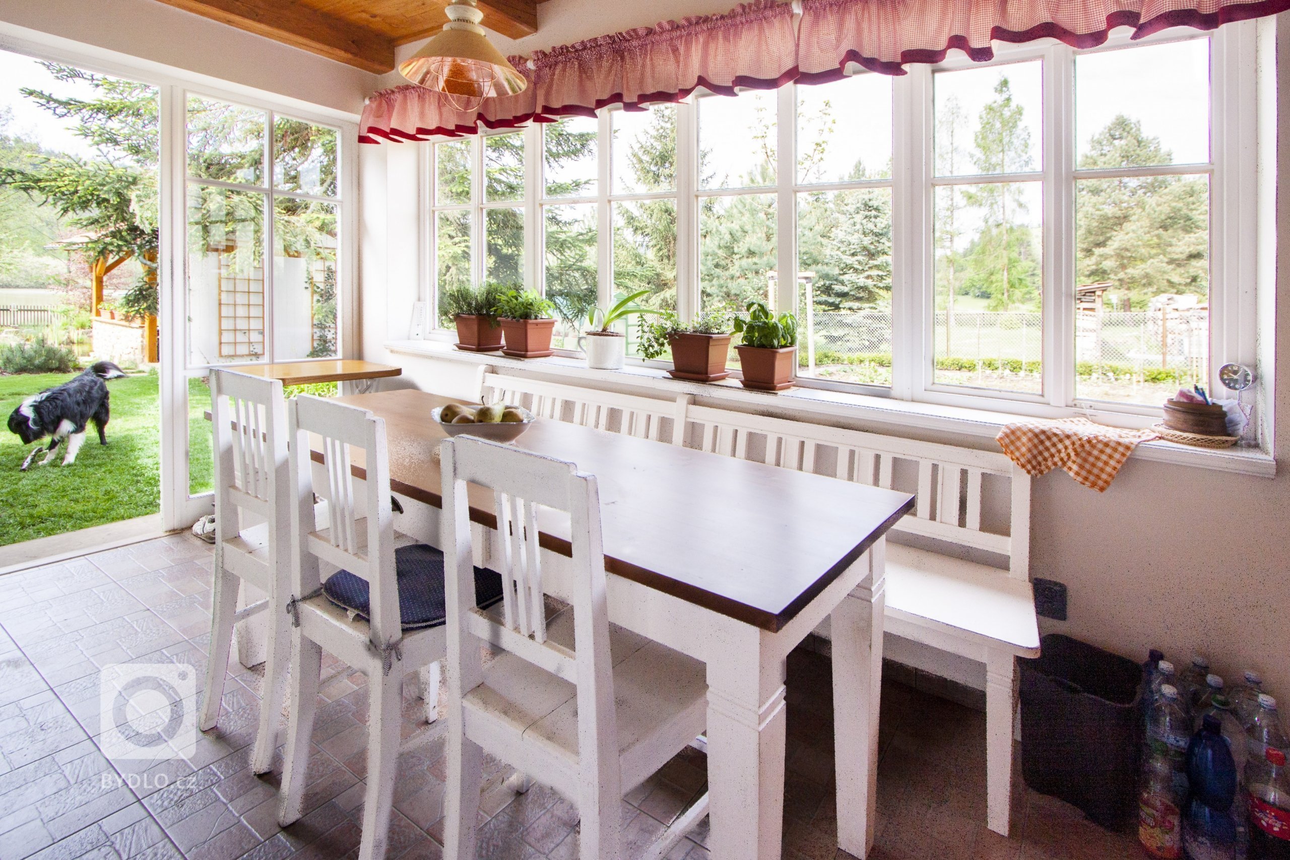 Venkvská chalupa v Českém ráji.&nbsp;Na této krásné chalupě jsem měla možnost spolupracovat od návrhu barevnosti nábytku až po výběr veškerých dekorací a…