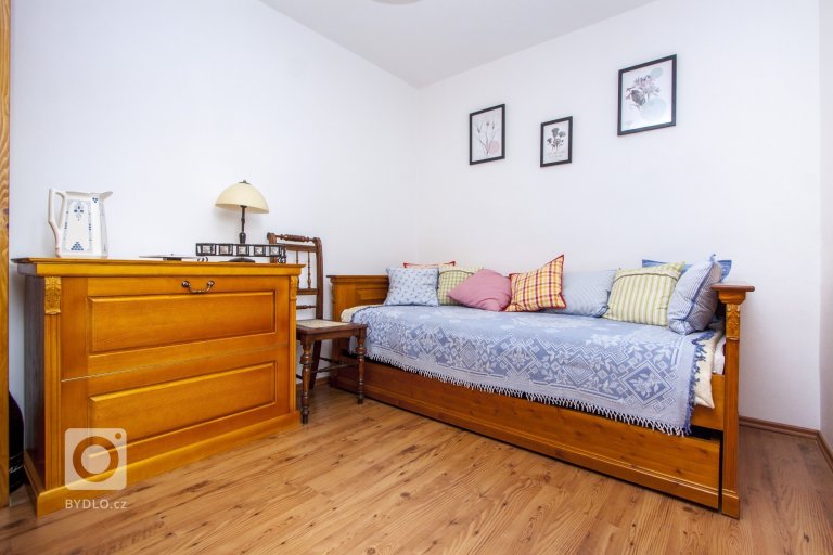 add picture to album