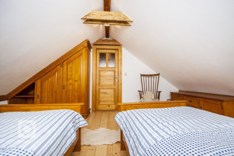 add picture to album