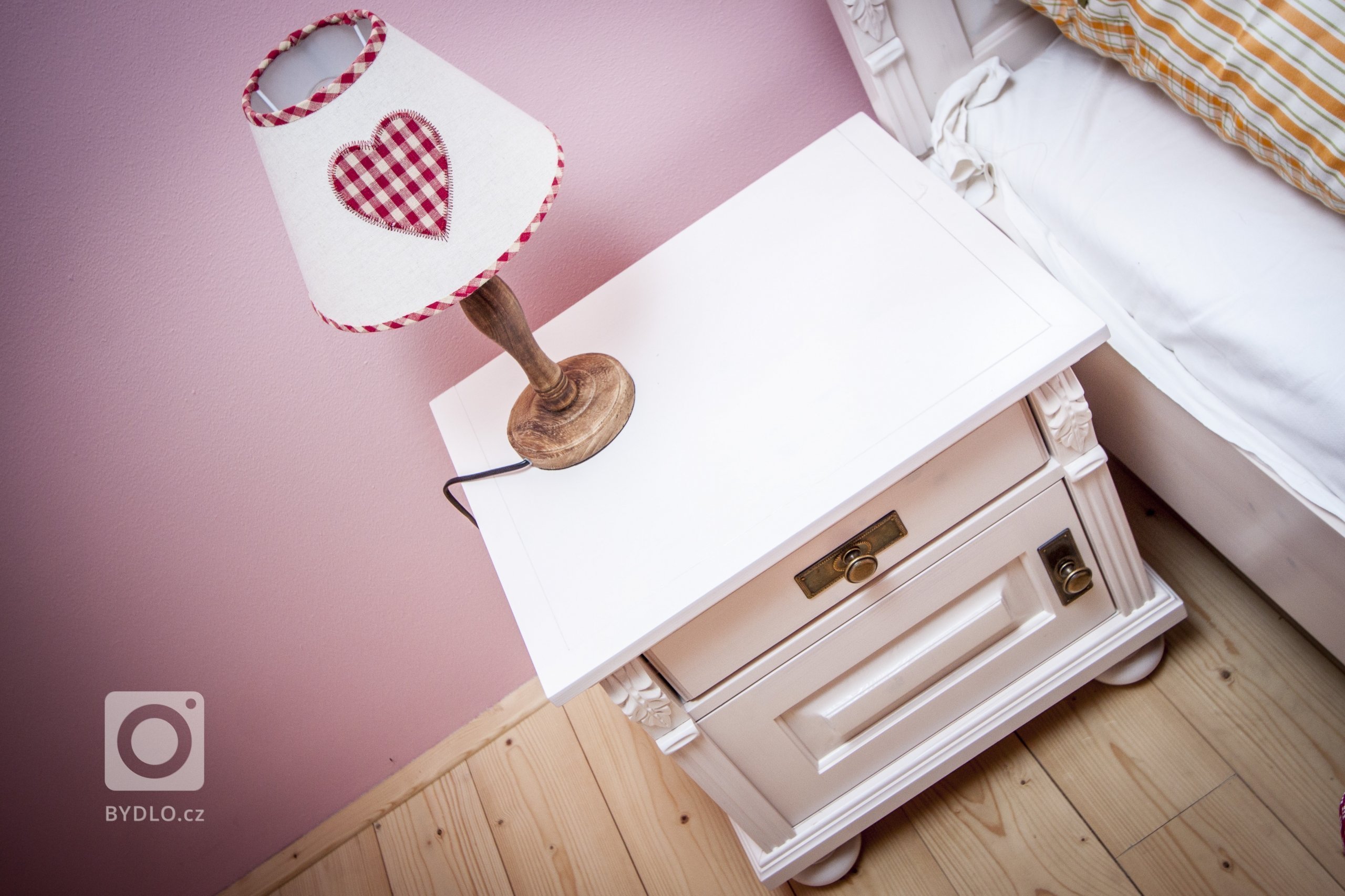 Venkvská chalupa v Českém ráji.&nbsp;Na této krásné chalupě jsem měla možnost spolupracovat od návrhu barevnosti nábytku až po výběr veškerých dekorací a…