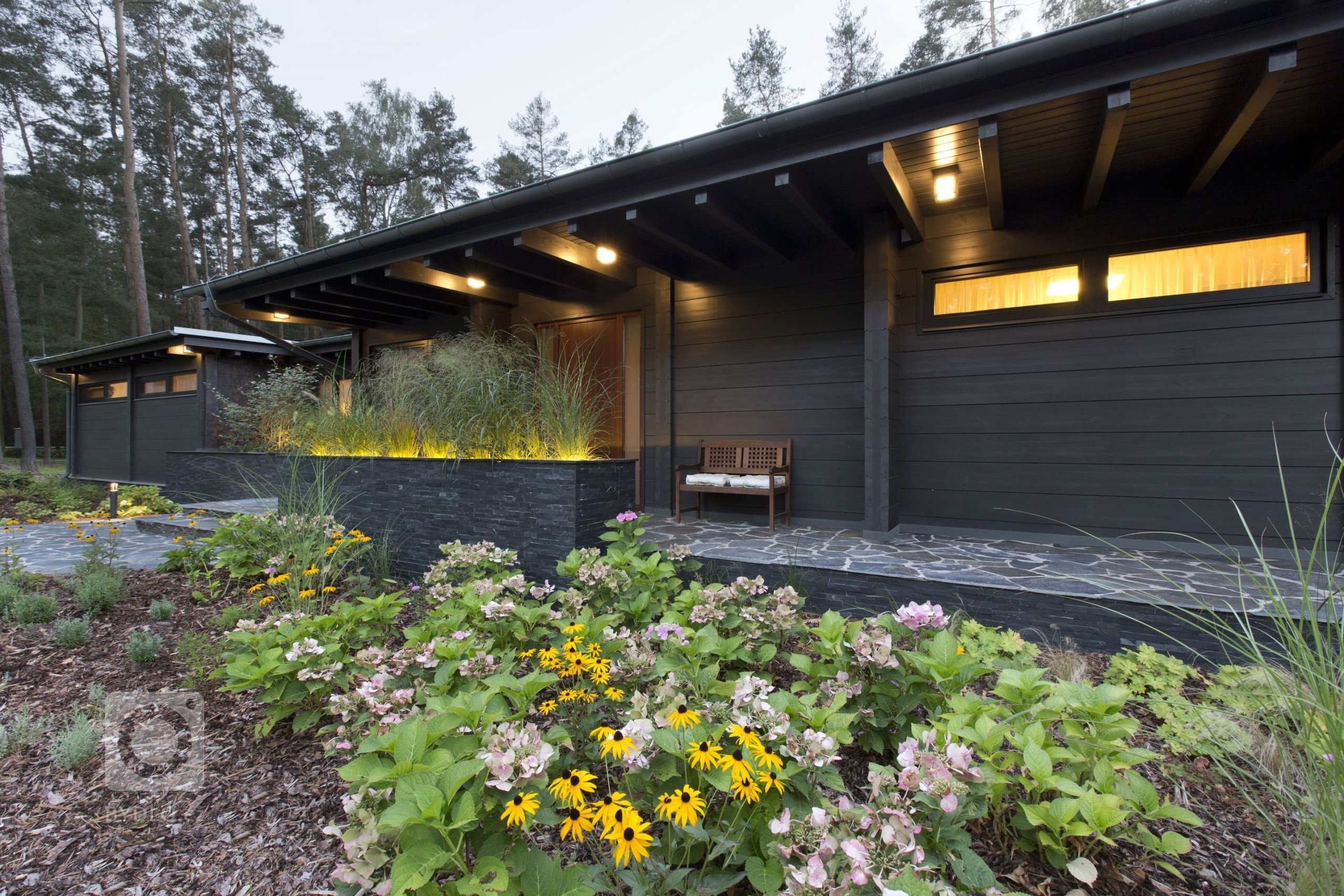 Kersko. Lesní město s&nbsp;přibližně dvěma stovkami trvalých obyvatel. Místo dobře známé, přesto tajemné a stále překvapující. Pozemek je čtvercový o&nbsp…