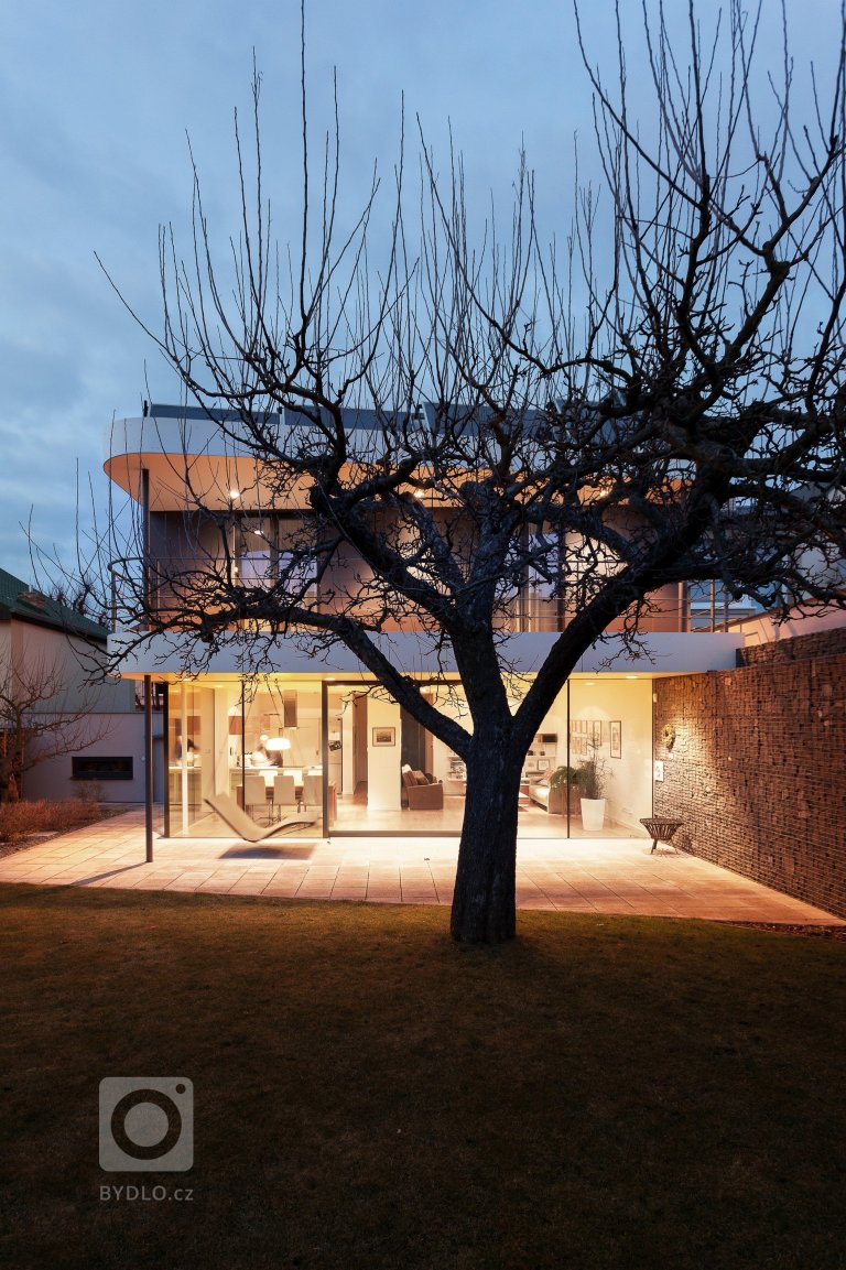 add picture to album