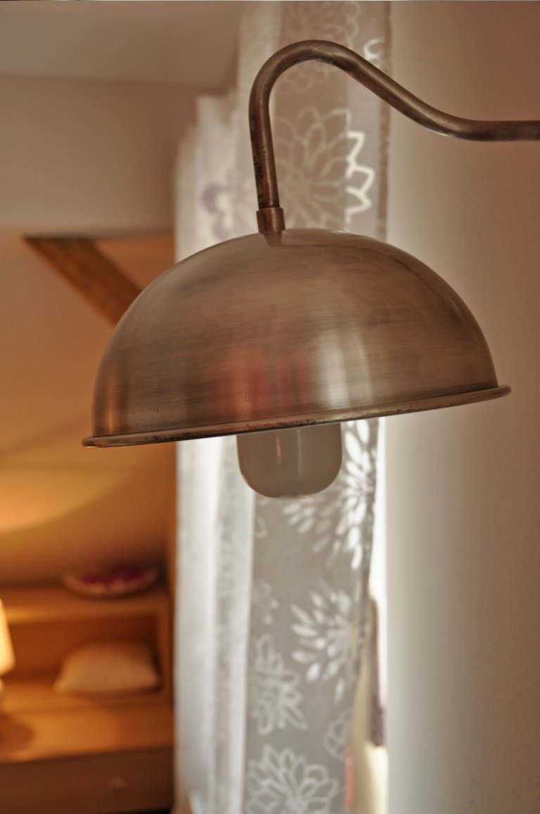 Přáním klientů bylo zabydlet velký podkrovní prostor a použít akcenty růžové na vybavení.&nbsp; Díky rozlehlému prostoru byla navržena nadstandardně velká…