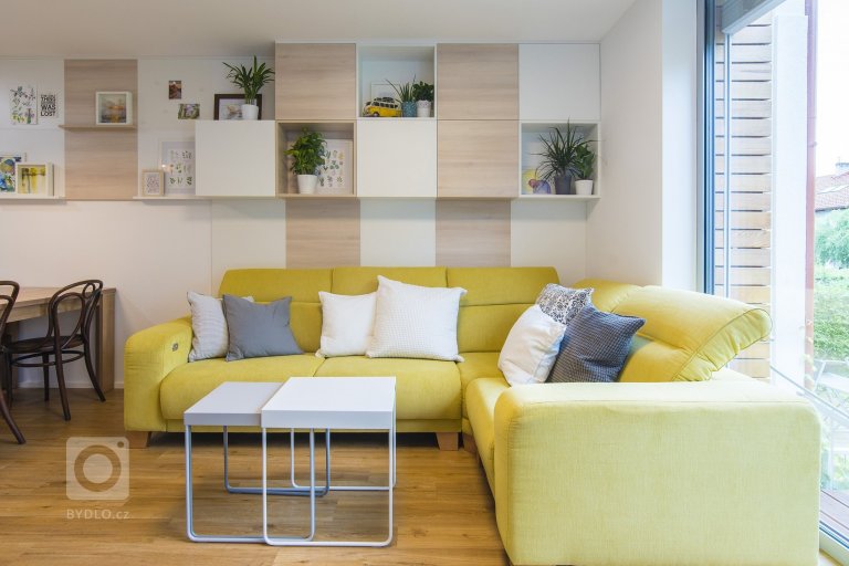 add picture to album