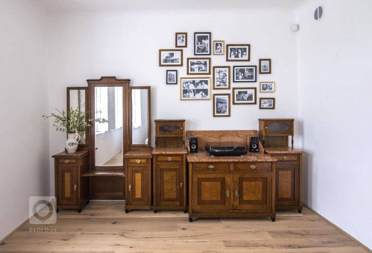 add picture to album