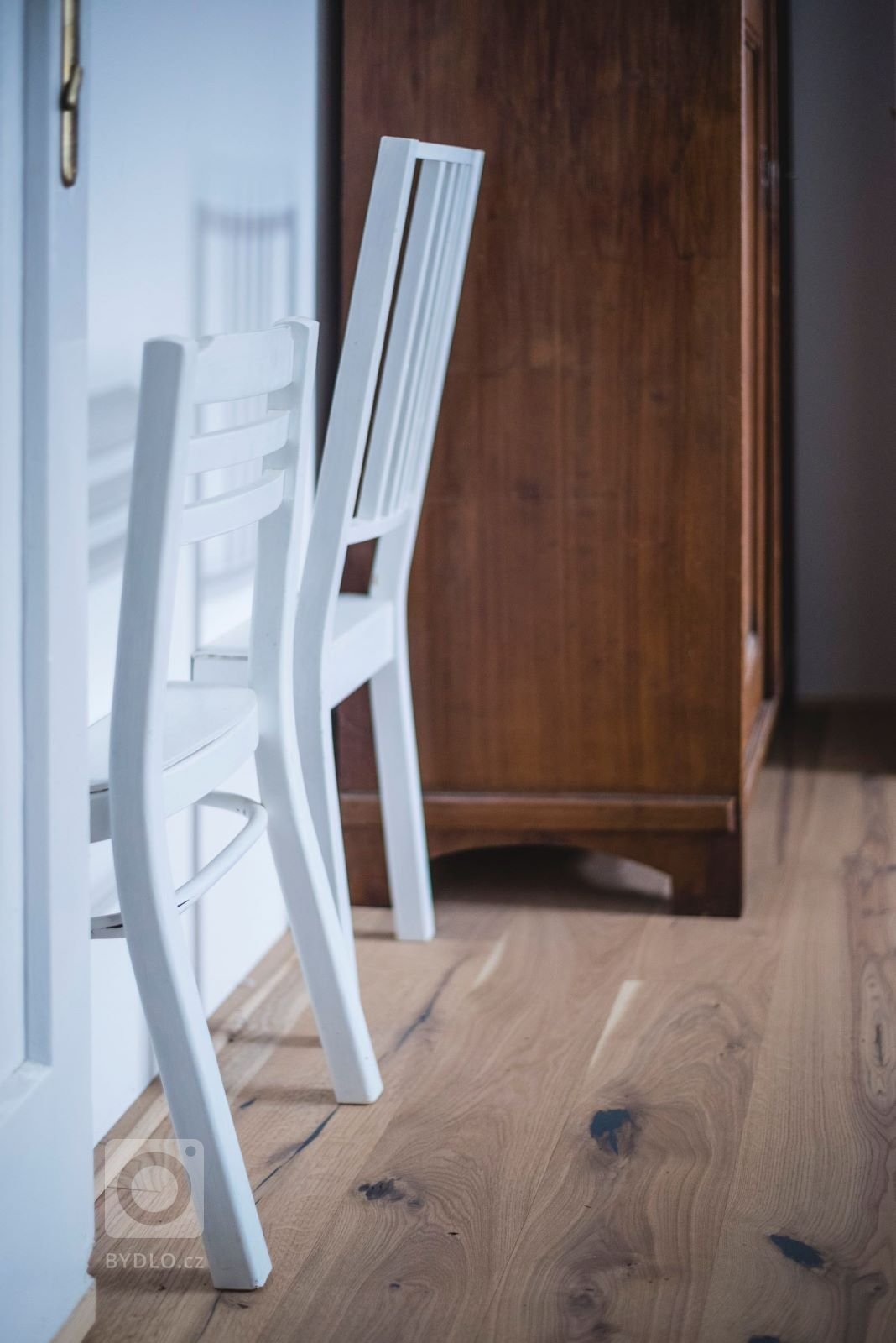 Představujeme rekonstrukci obytné části statku, ke kterému má rodina investora silné citové pouto. Cílem projektu bylo zachránit objekt po&nbsp;stavební…