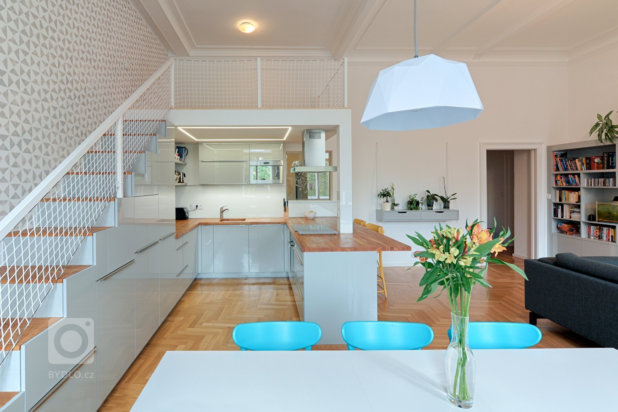 Příjemná spolupráce začala nejprve nezávaznou konzultací ohledně hrubého dispozičního řešení. Stávající dispozice, která ještě pomalu odrážela fungování…