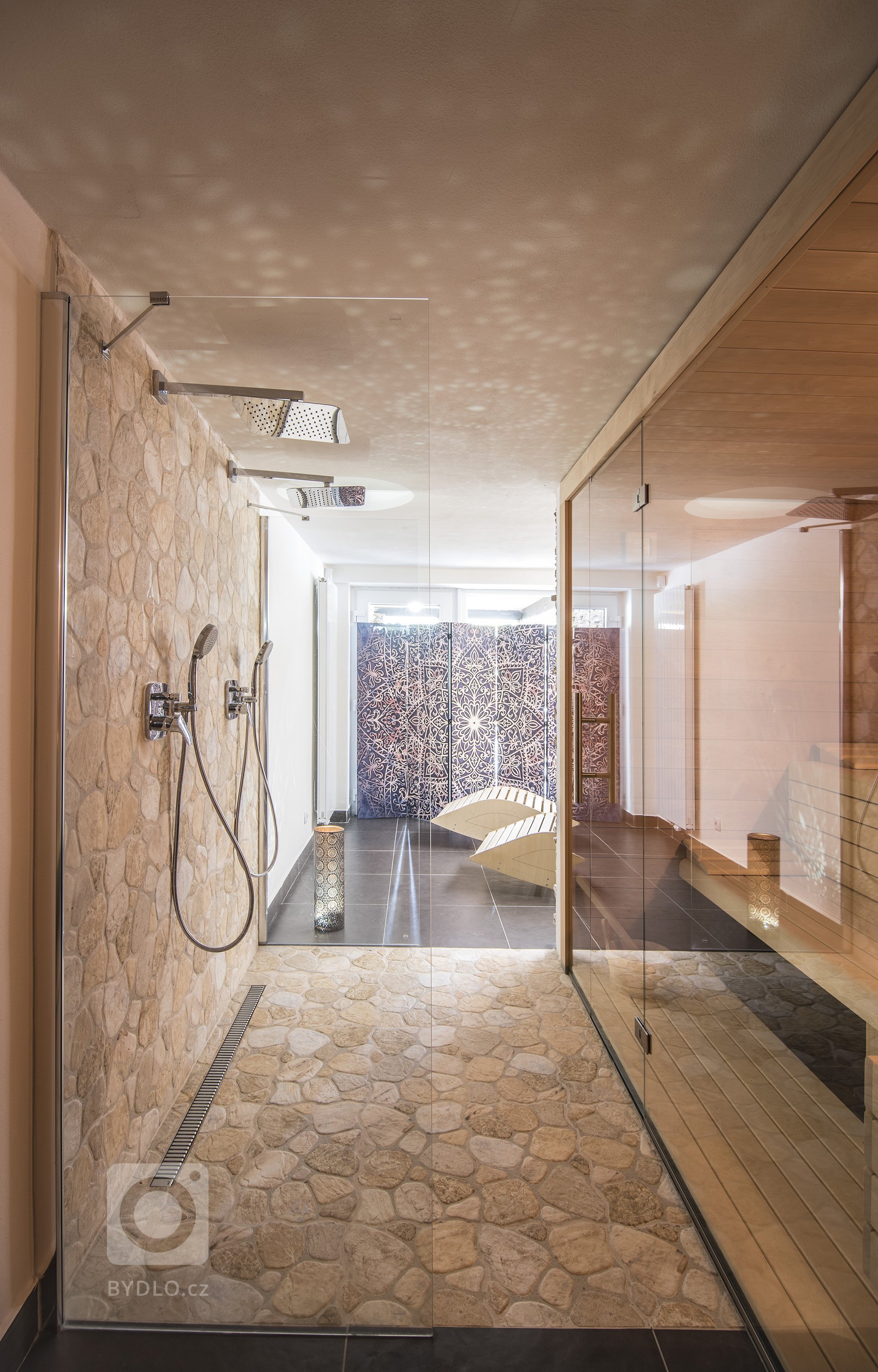 Bývalá kolonie pro úředníky celní správy byla umístěna do Anenského údolí u&nbsp;Harrachova. Je to krásné místo, kterým se vine říčka Mumlava a&nbsp;nyní je to…