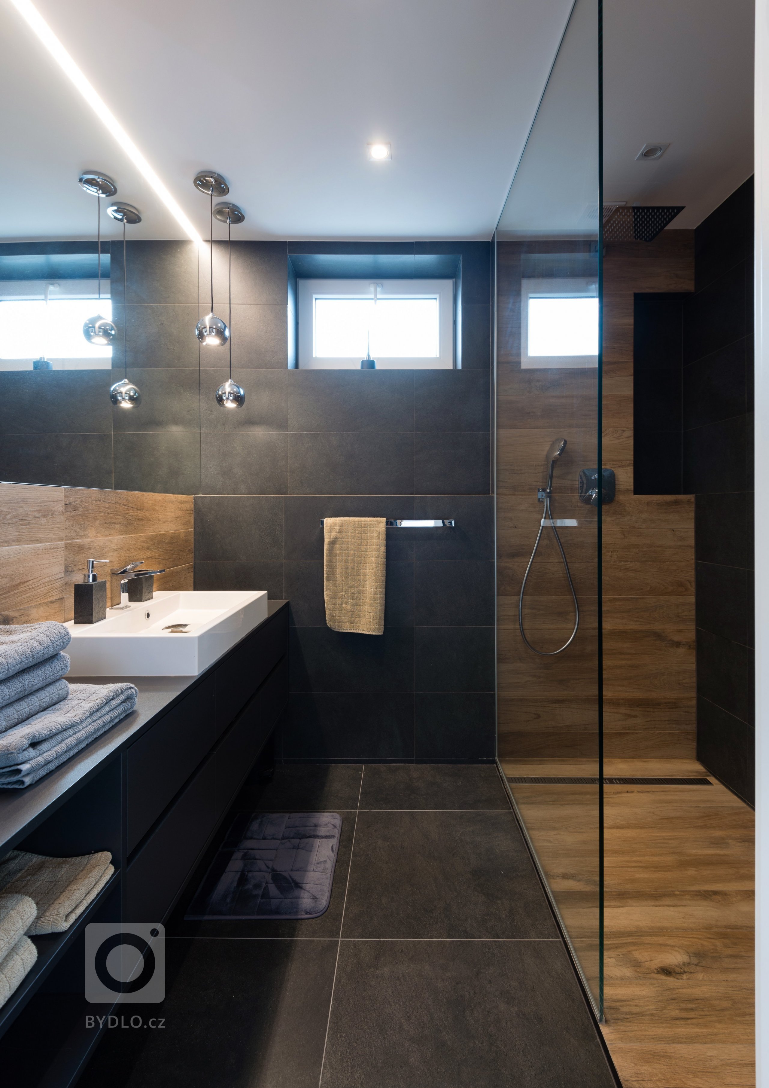 REALIZACE NÁVRHU INTERIÉRU BYTU PRO MLADÉHO MUŽE V BRATISLAVĚ.

Realizace&nbsp;interiéru bytu&nbsp;pro mladého muže.&nbsp;V interiéru převládá kombinace…