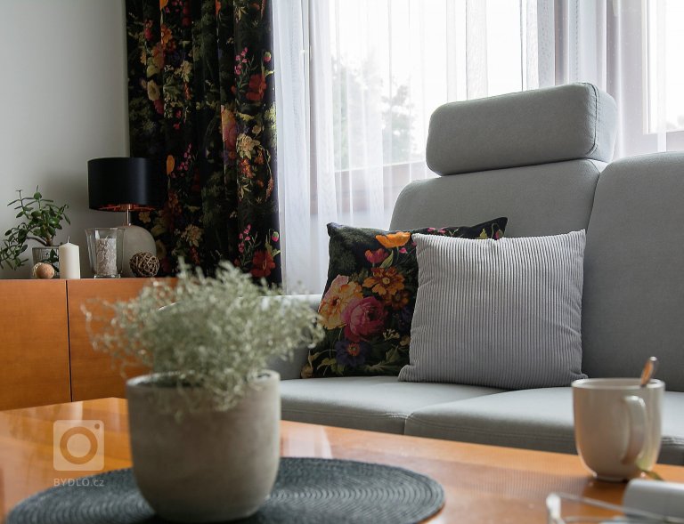 add picture to album