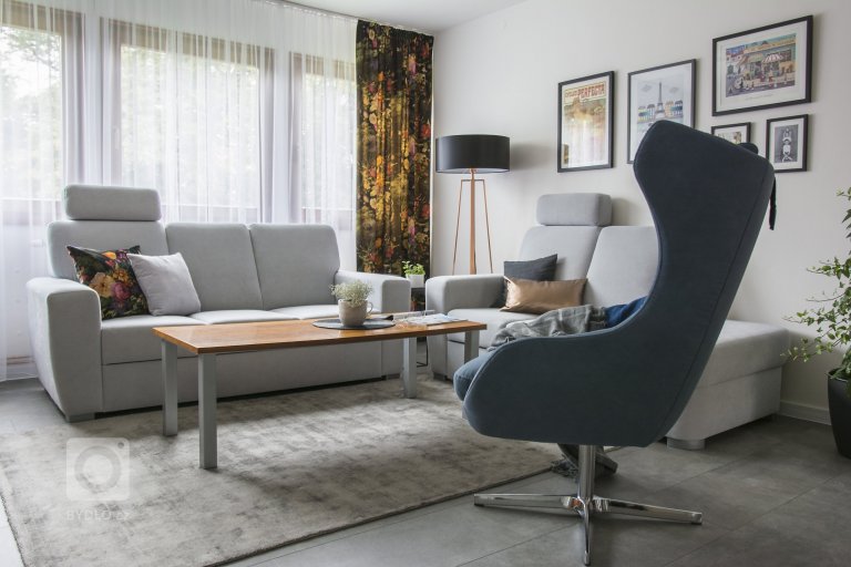 add picture to album