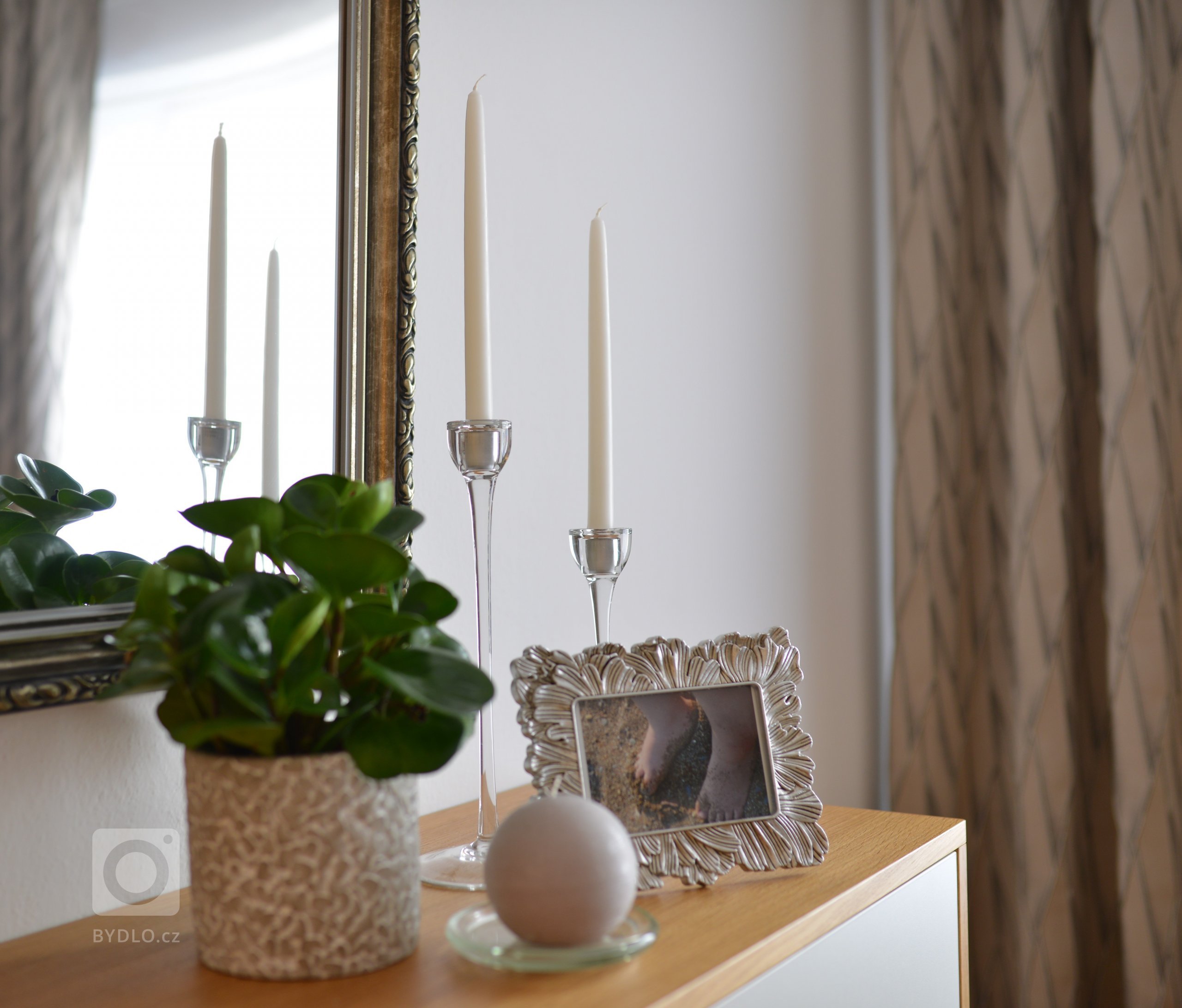 LOŽNICE V ČISTÝCH LINIÍCH