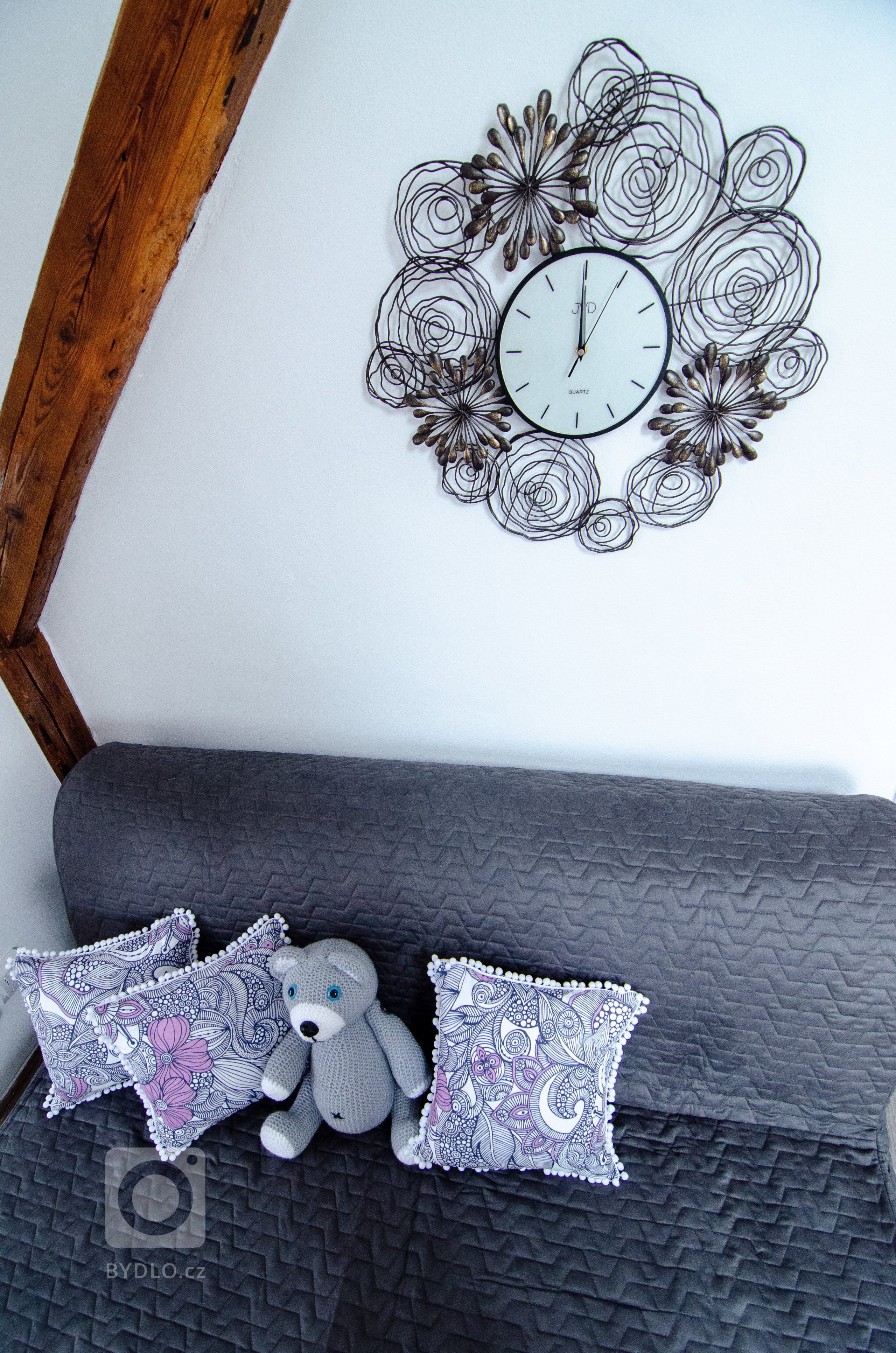 Holčičky měly dostat pokojíček jako překvapení k sedmým narozeninám, těsně před nástupem do školy.
