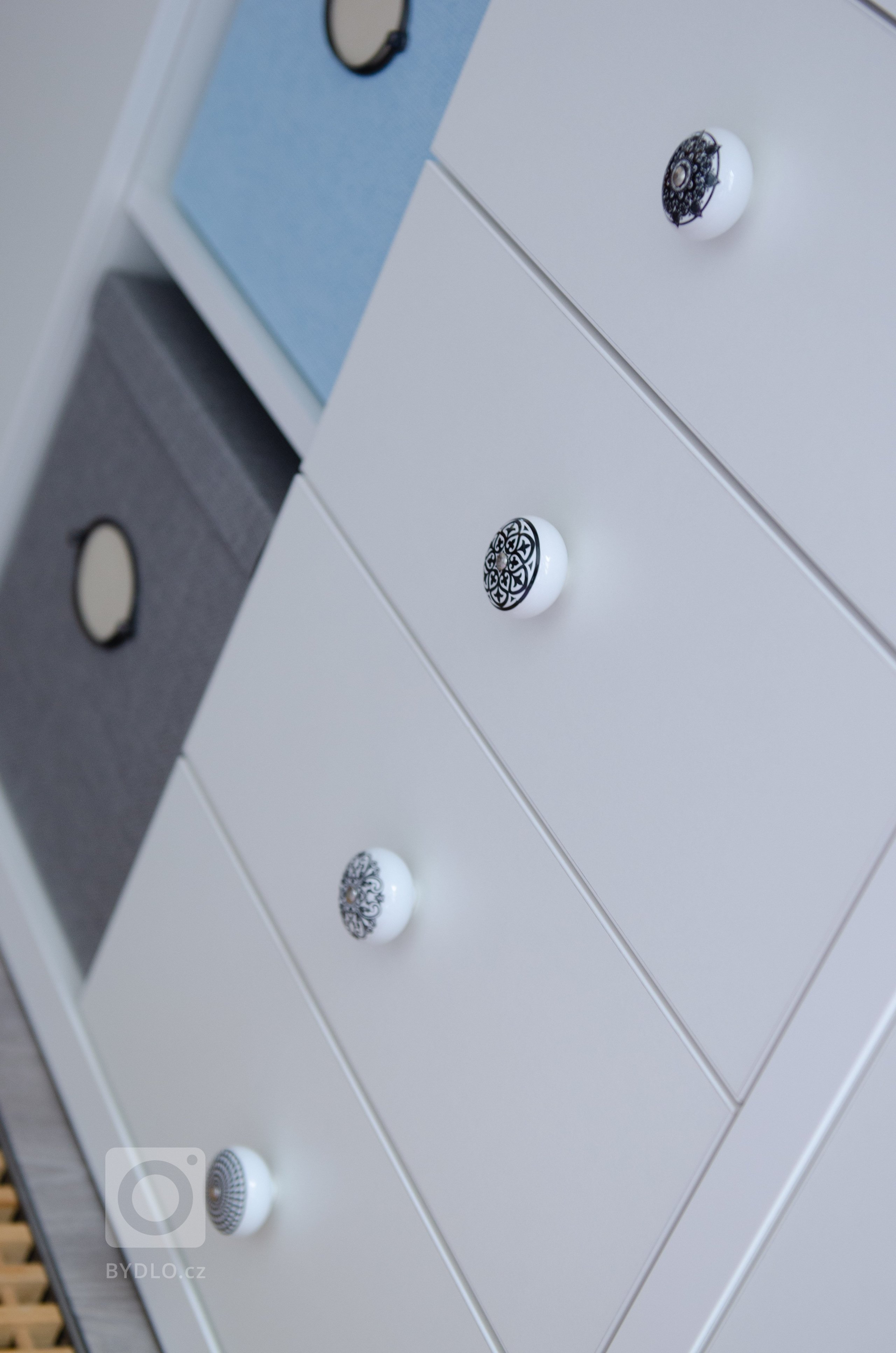 Holčičky měly dostat pokojíček jako překvapení k sedmým narozeninám, těsně před nástupem do školy.
