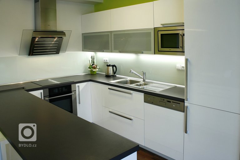 add picture to album