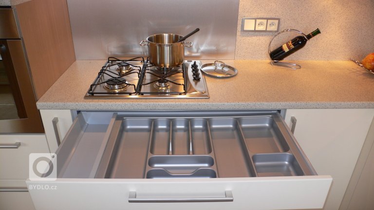 add picture to album