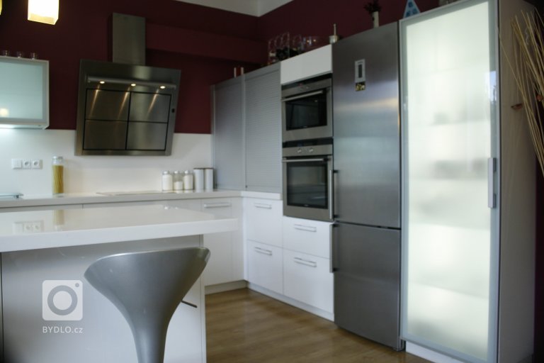 add picture to album