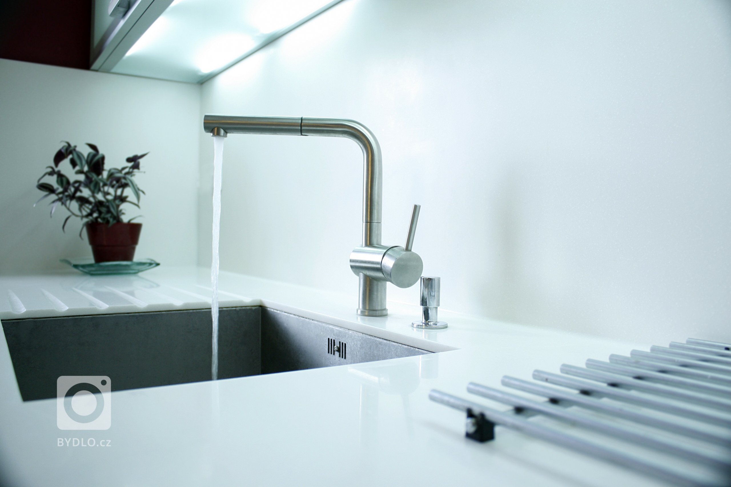 Kuchyně vysoký lesk