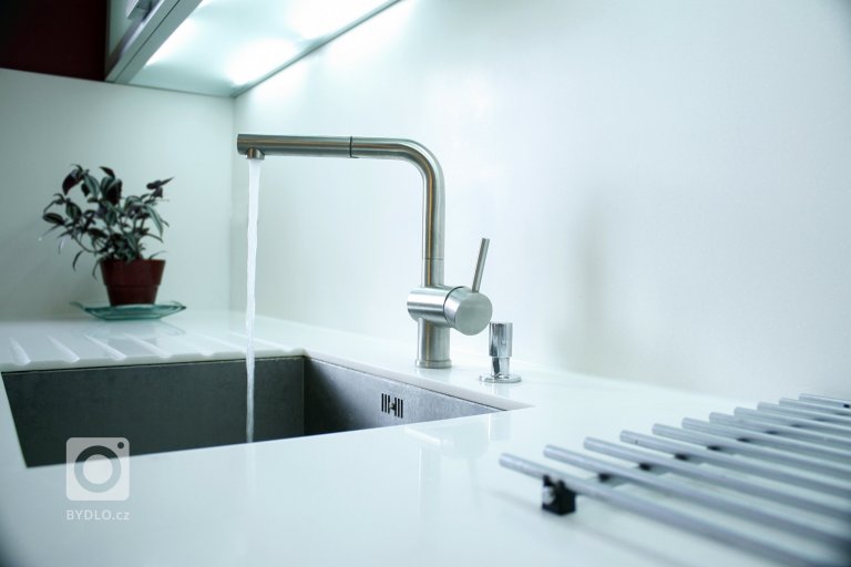 add picture to album