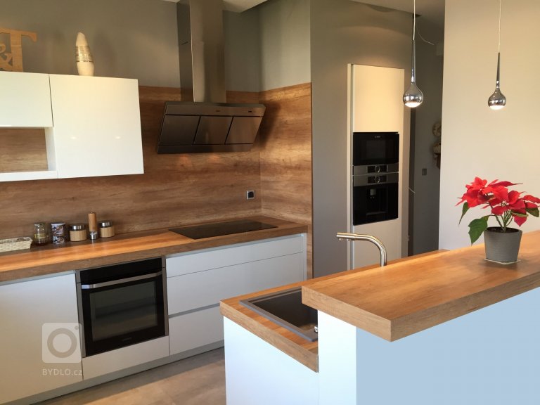 add picture to album