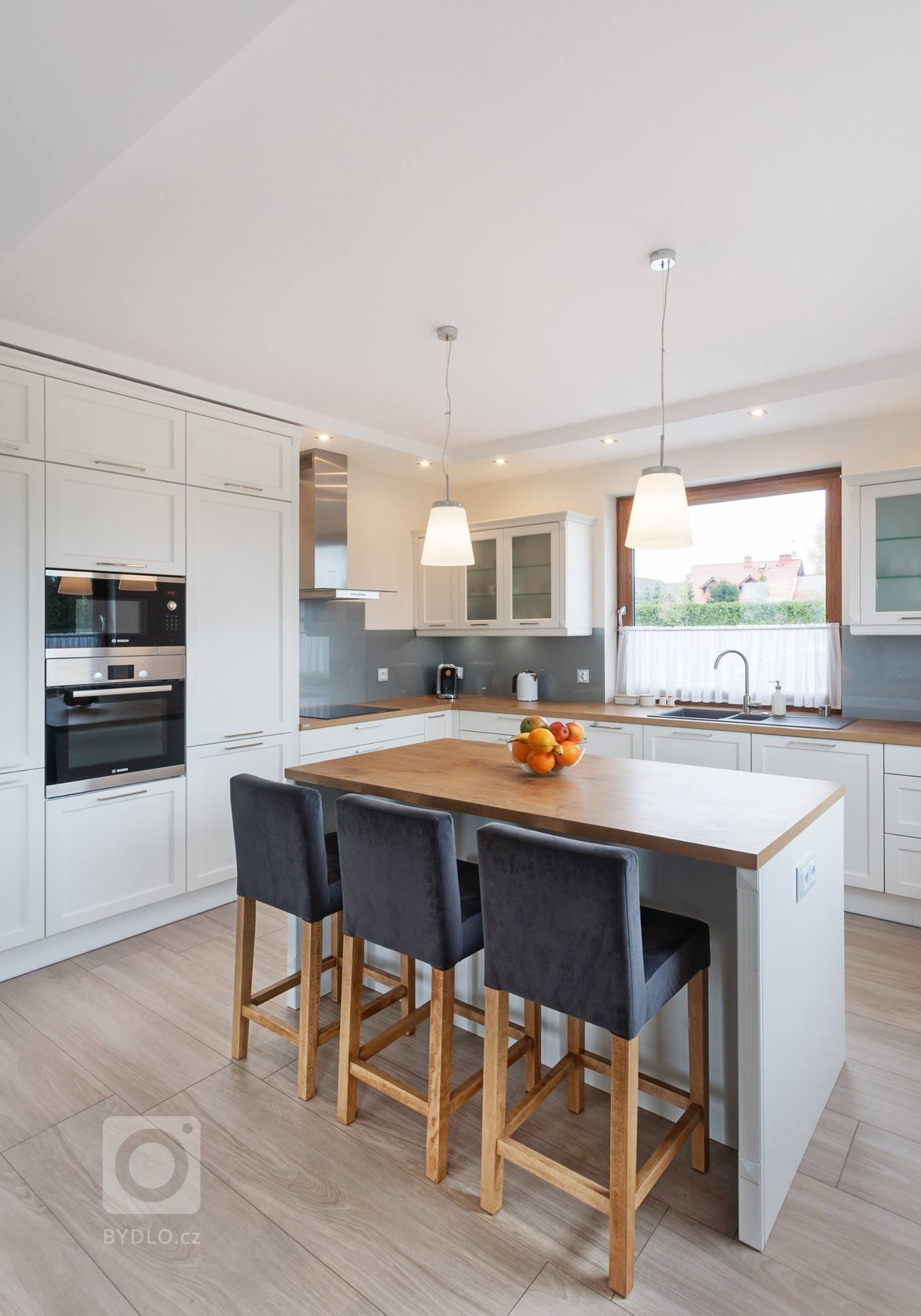 Čistý a svěží skandinávský styl už dávno nenajdete jen v severní Evropě, kde zejména v dlouhých zimních měsících mají lidé nedostatek denního světla, a proto…