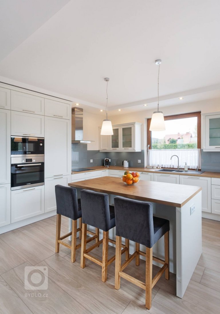 add picture to album