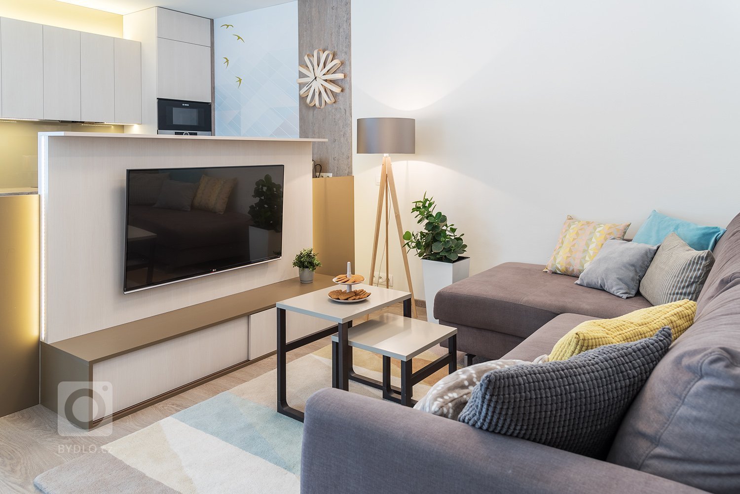 Novostavba jednopodlažního rodinného domu se nachází kousek od centra Brna a je ukrytá v atriu nového bytového domu. Poskytuje&nbsp;tedy dostatek soukromí a…