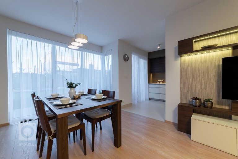 add picture to album