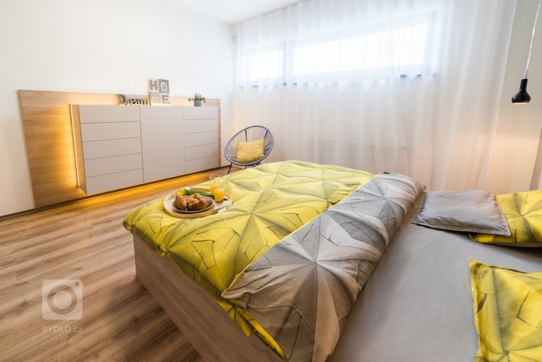 add picture to album