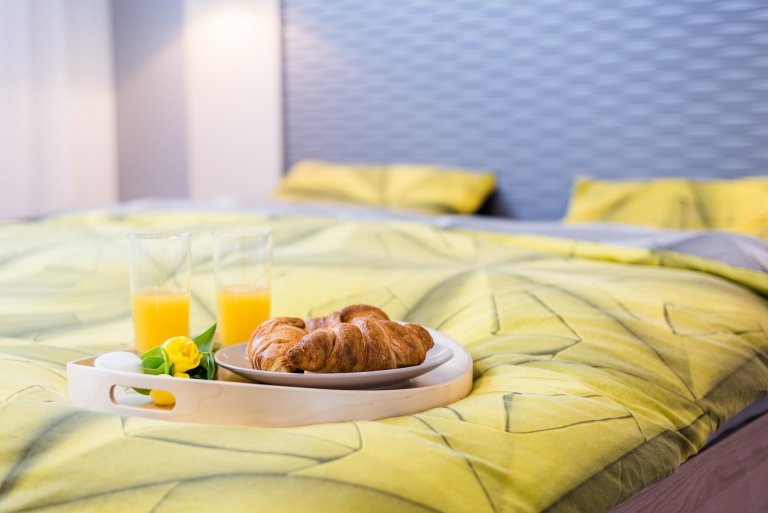 Partnerská dvojice&nbsp;si před nastěhováním do nové dřevostavby přála &ldquo;vzdušný teplý rodinný design&ldquo;. A konkrétně &bdquo;pro ni&ldquo; &ndash;…