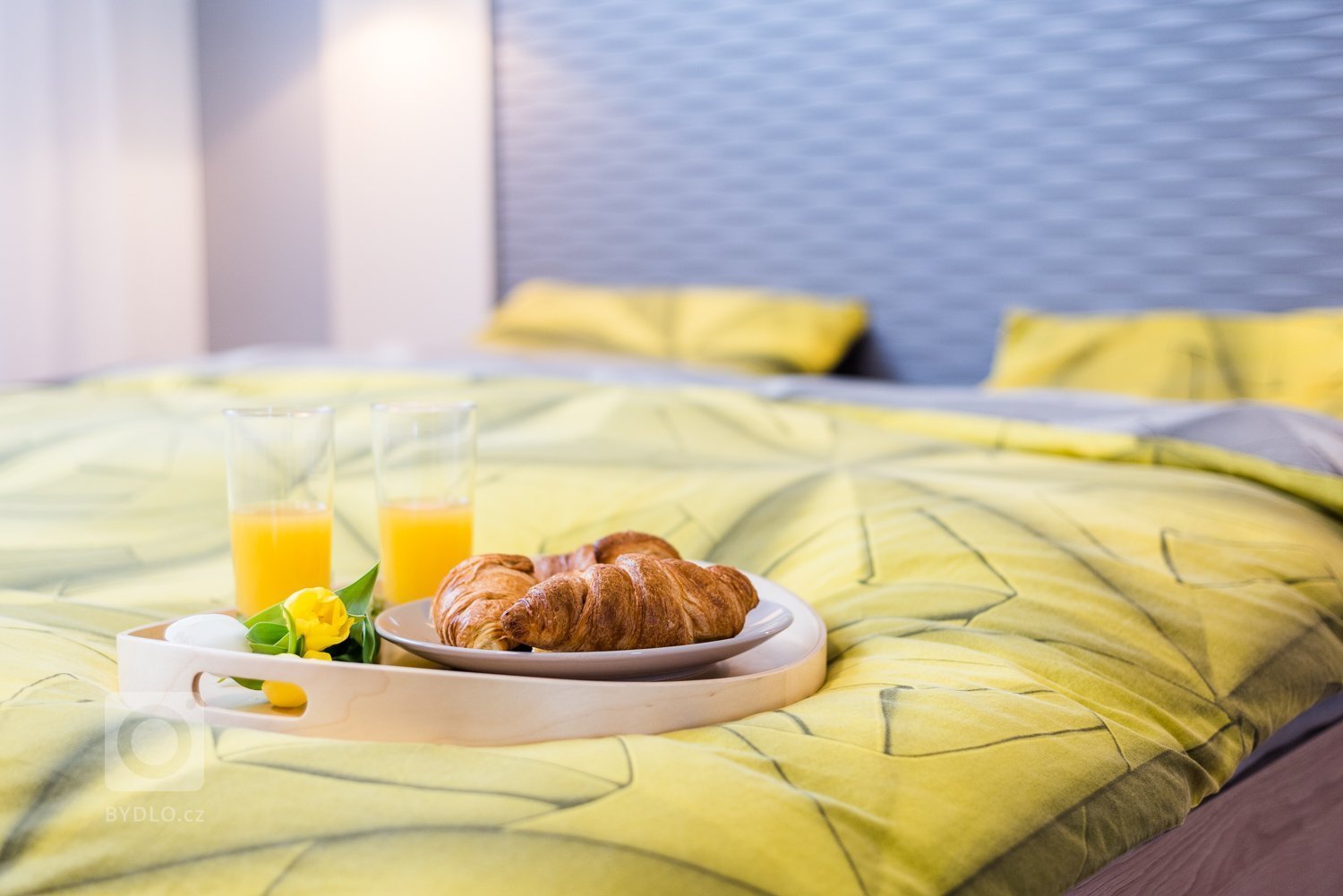 Partnerská dvojice&nbsp;si před nastěhováním do nové dřevostavby přála &ldquo;vzdušný teplý rodinný design&ldquo;. A konkrétně &bdquo;pro ni&ldquo; &ndash;…