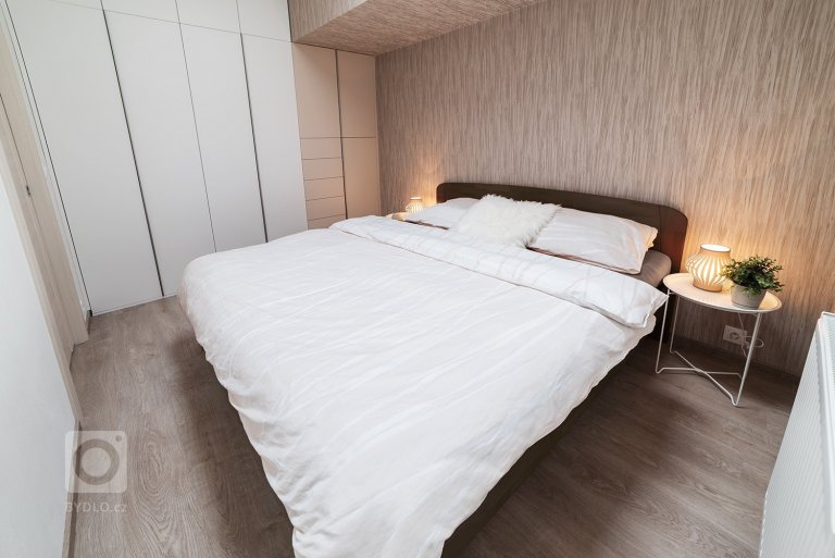 add picture to album