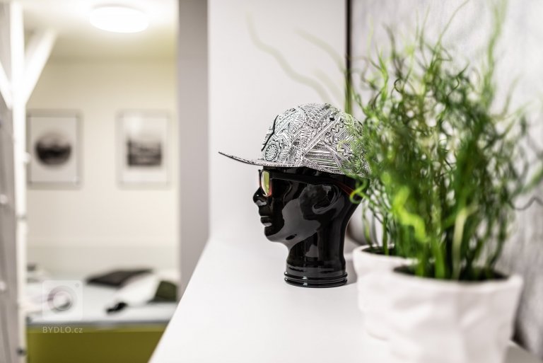 add picture to album