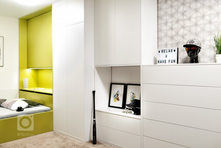 add picture to album