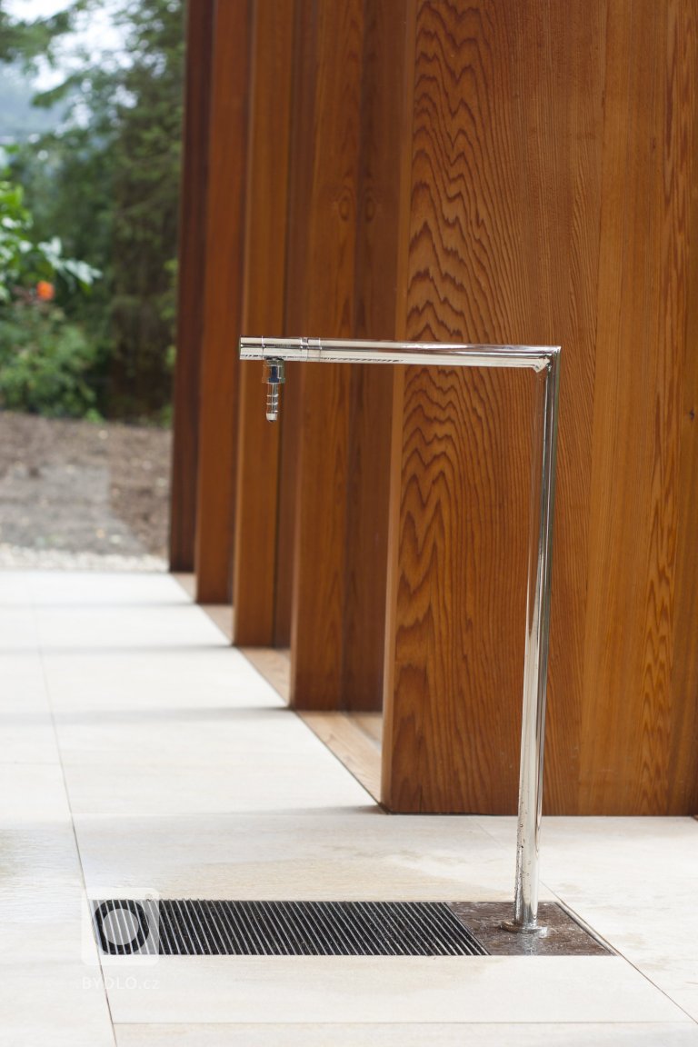 add picture to album