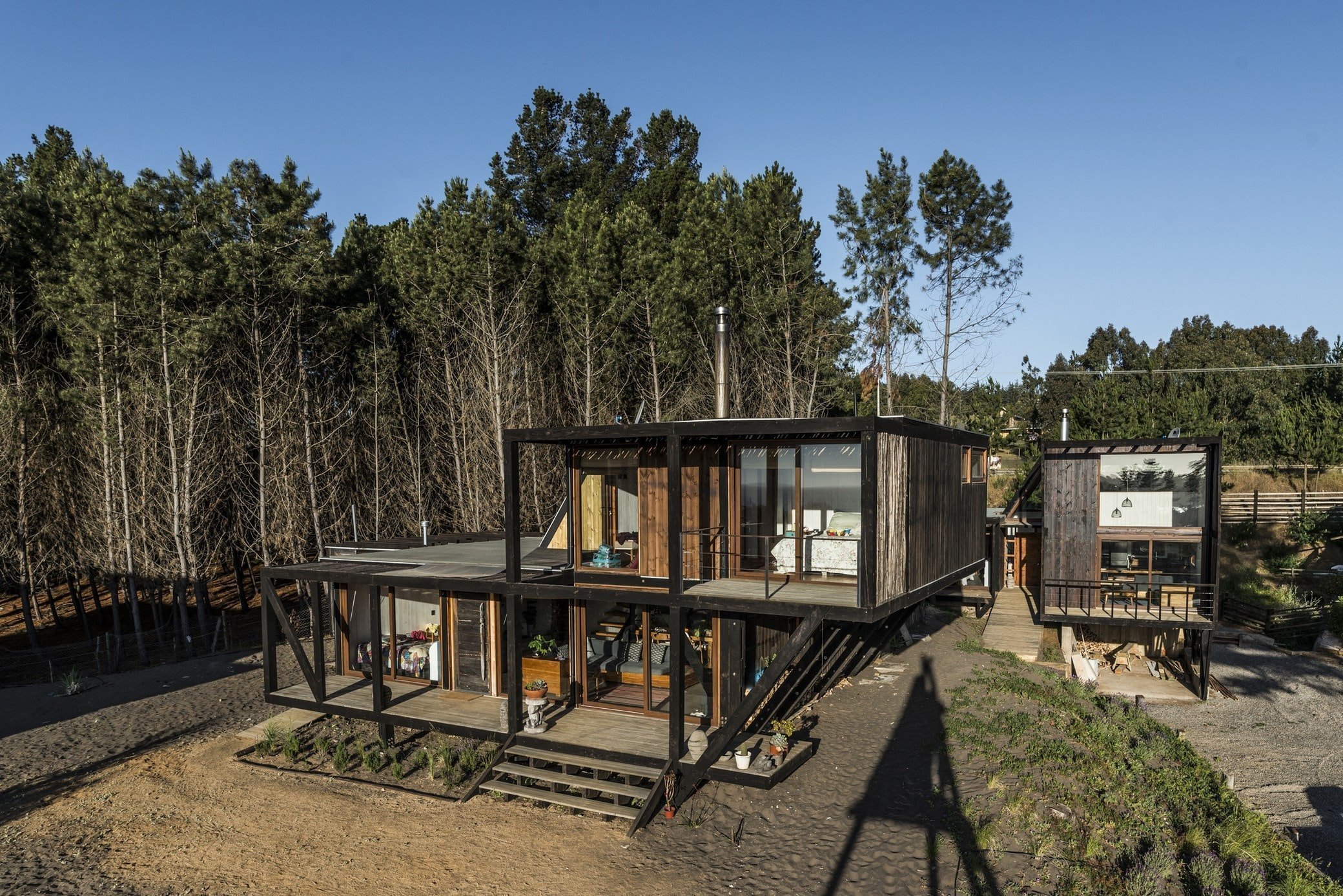 Atraktivní bydlení v modulárním domě s výhledem na vodní hladinu