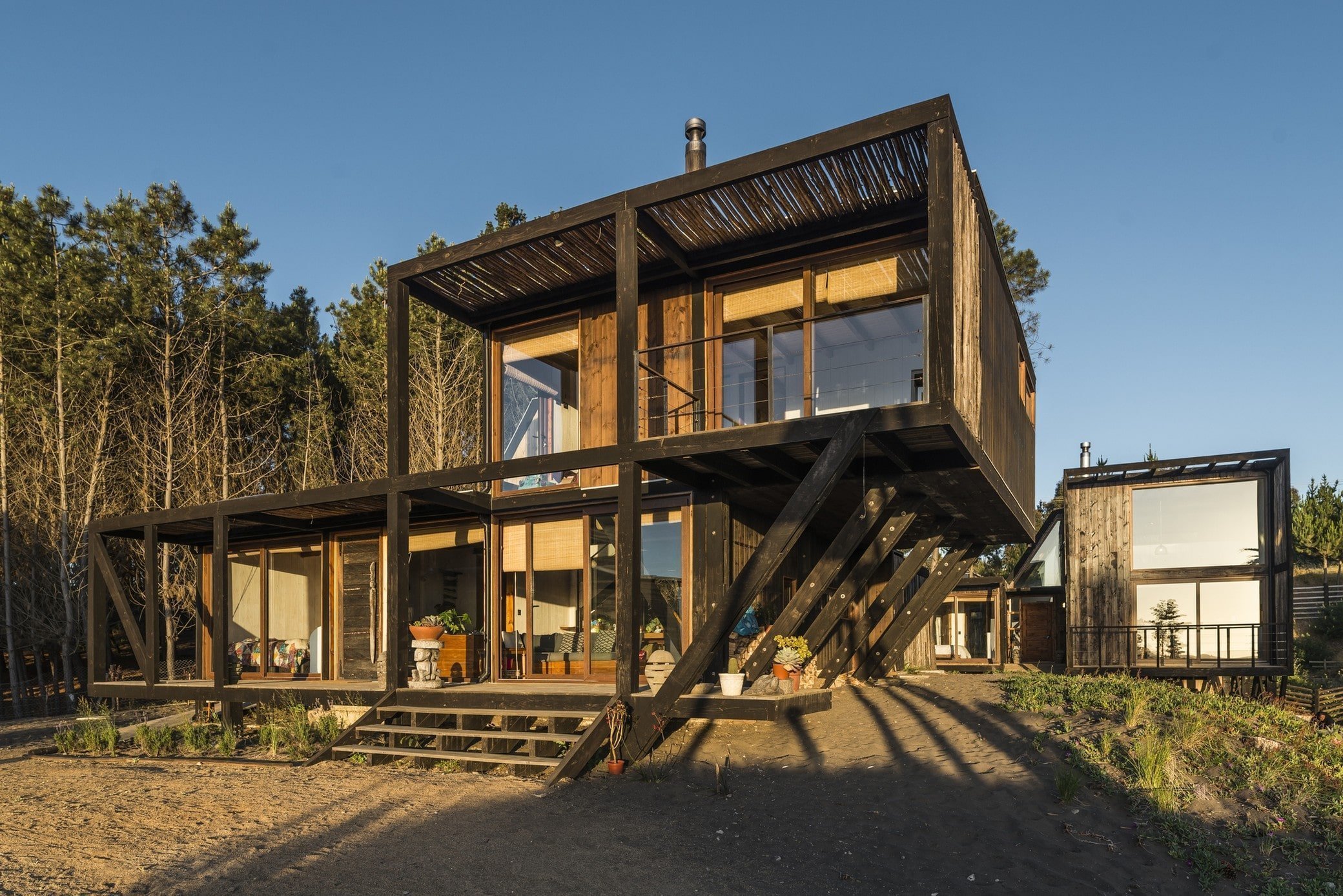 Atraktivní bydlení v modulárním domě s výhledem na vodní hladinu