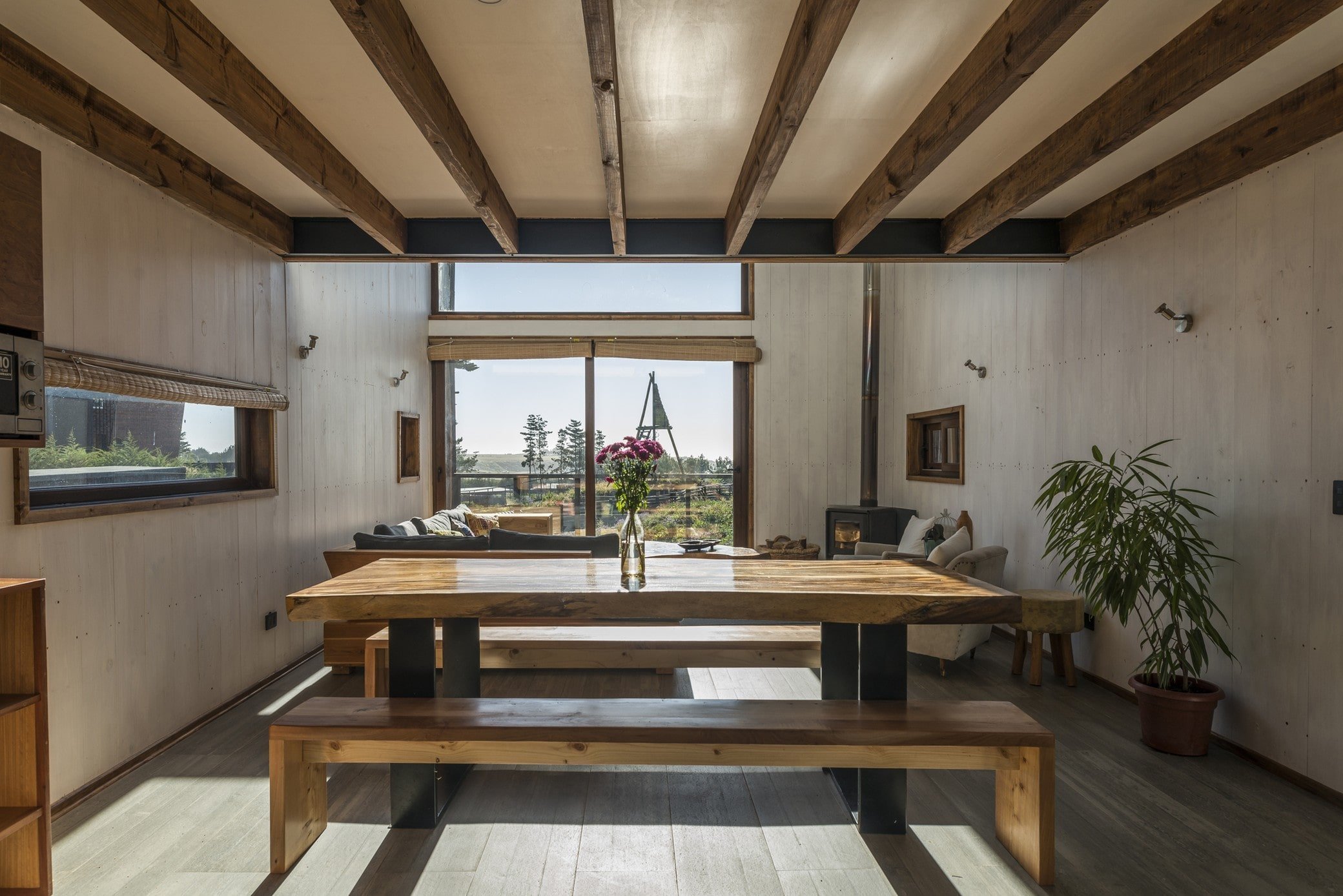 Atraktivní bydlení v modulárním domě s výhledem na vodní hladinu