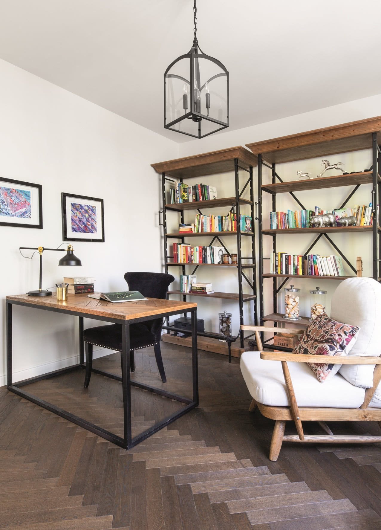 Byt v činžovním domě s atmosférou starého Londýna