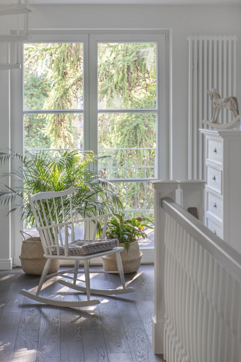 Byt v činžovním domě s atmosférou starého Londýna