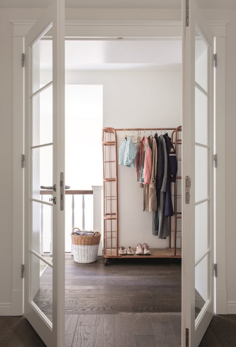 Byt v činžovním domě s atmosférou starého Londýna