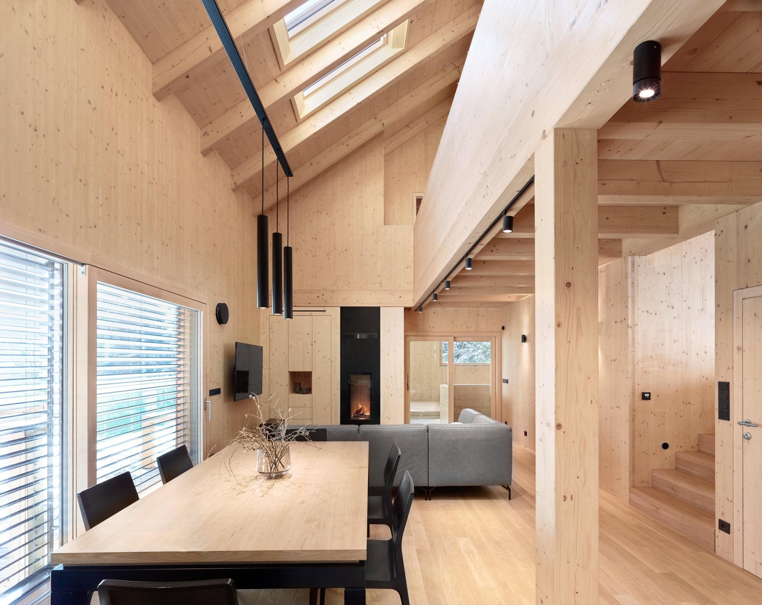 Chata ze smrkových CLT panelů