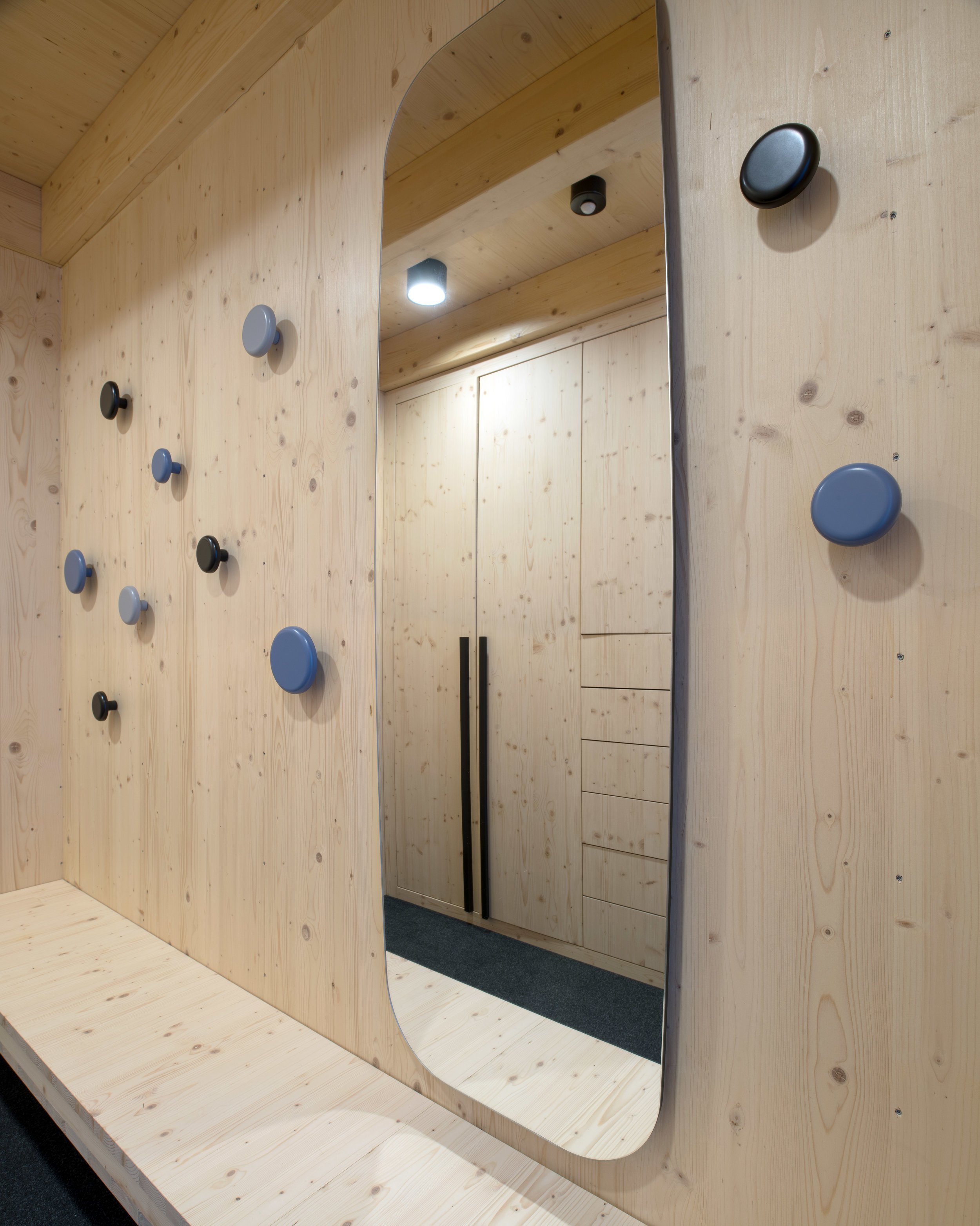 Chata ze smrkových CLT panelů