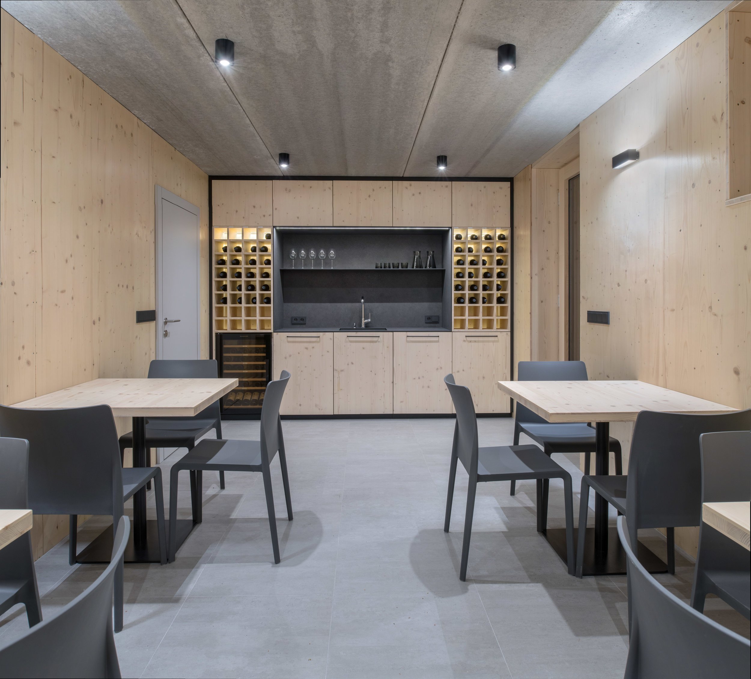 Chata ze smrkových CLT panelů