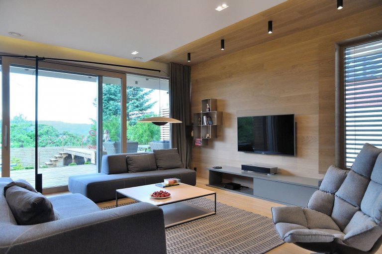 Dialog dřeva s betonem