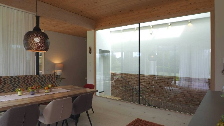 Dřevostavba jako kombinace dřeva a skla?