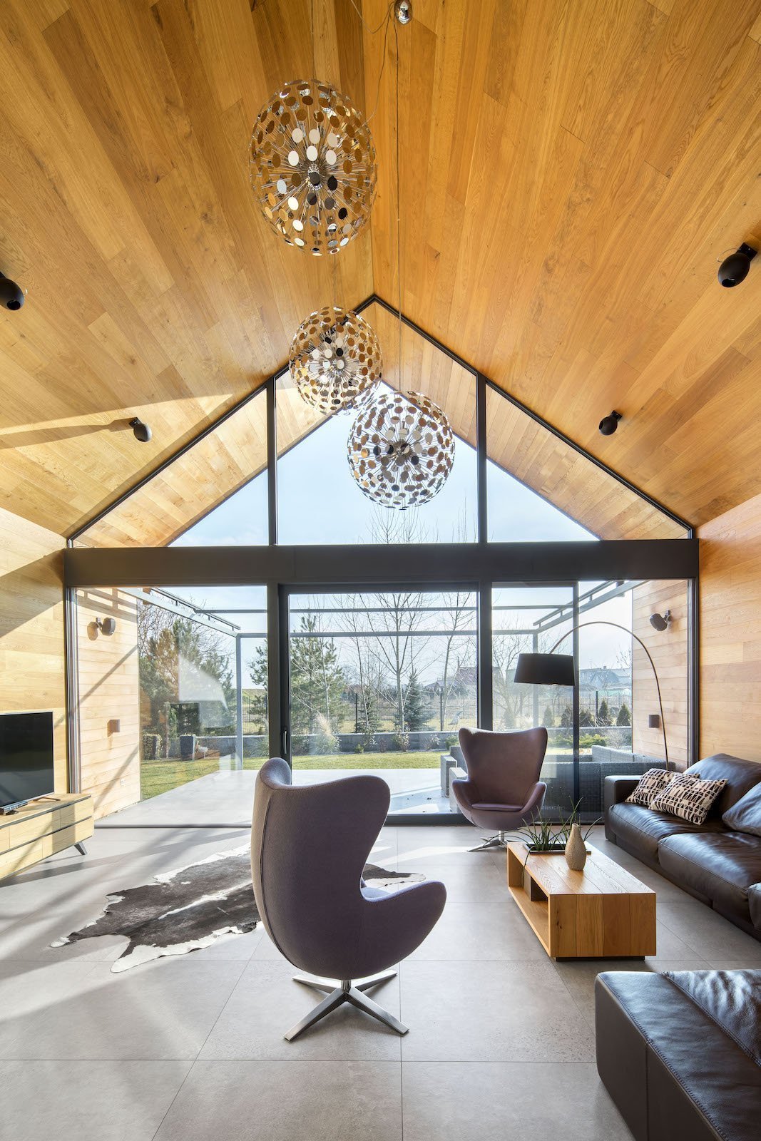 Dům složený ze čtyř celků