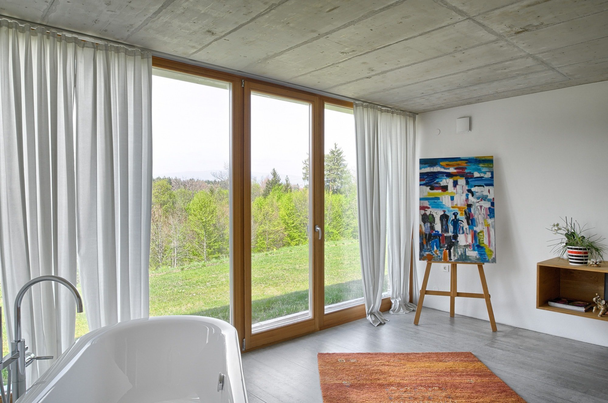 Dům stojící v blízkosti lesa